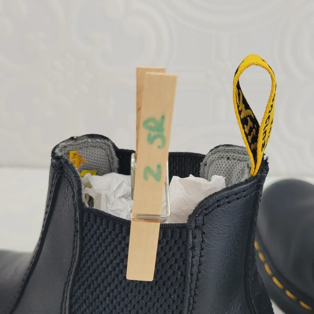 Dr Martens 2976 Black Leather Chelsea Boots Womens 6 Yellow Stitching Ankle Boot